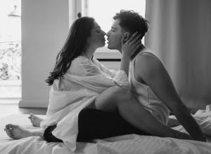 Hold her hands and rub softly to her arms, a soft grip around her back to let her lean onto your chest. Just make it comfortable for her, and if she allows you then go further.