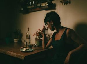 ou were talking to your man of dreams, making promises to each other, and your unconditional love towards each other, and the next morning you find his profile picture removed from all the social platforms, his phone number no longer in service.  Experts say that the real reason for ghosting has nothing to do with you or only a little. Often, it's them who are having attachment issues.