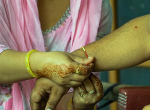 Rakshabandhan can be celebrated to show love among siblings, brothers to sisters, sisters to sisters, and brothers to brothers. But the tradition which allows a brother to take command over his sisters in the name of protection is inherently patriarchal. This is the time to bring change and ask your brother for these things as gifts.