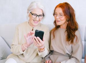 At first, Reddit was designed for people who wanted to share their stories but as the platform grew it became the largest popular platform to ask and spread their thoughts. Some subreddits came up with weird answers to the question. Here is a widely spread compilation of answers by Older women on Reddit when asked about what things worry them that younger girls do.