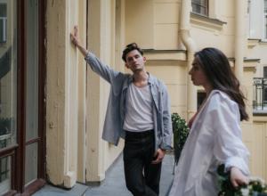 Couples suspiciously standing and thinking.