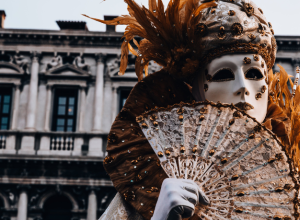 10 Terrifyingly Creative Halloween Makeup Ideas You Need to Try This Year