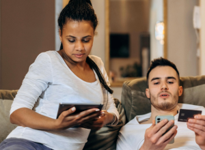 15 Unmistakable Signs Your Relationship Is Coming to an End