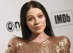 Michelle Trachtenberg Dead at 39  - "Buffy" & "Gossip Girl" Star's Tragic Passing Shocks Fans 