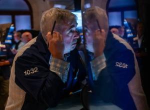 Global Markets Reel as U.S. Tariffs Spark Fears of Intensifying Trade Wars