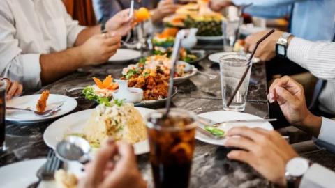 Woman Sparks Online Buzz After Claiming Dining Out Feels Underwhelming Compared to Her Own Cooking