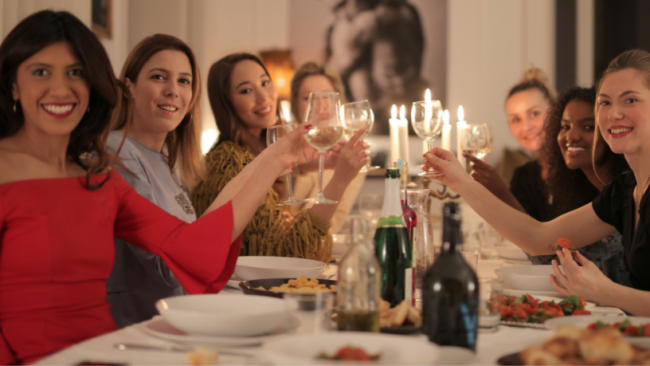 Unlocking the Secrets of the Girl Dinner Trend: How Women are Redefining Dining Out!