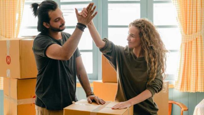 Generation X: Navigating Midlife Challenges and the Evolution of Dating Traditions