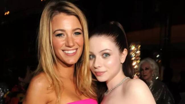 Blake Lively Leads Heartfelt Tributes as Hollywood Mourns the Sudden Passing of Michelle Trachtenberg at 39