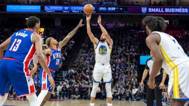 Steph Curry Breaks Another NBA Record as Warriors Push for Playoffs