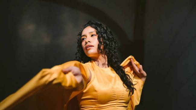 12 Subtle Signs You Skipped a Shower-And Why People Notice Even When You Think They Don't